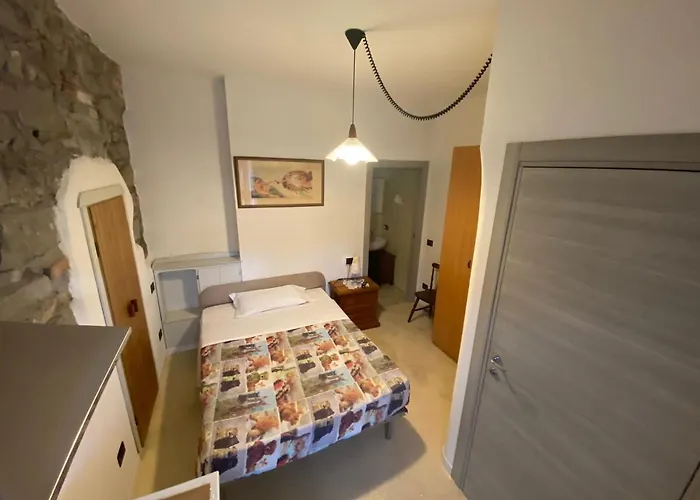 Macloud Pub B&B 사르니코