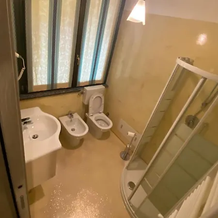 Macloud Pub Bed & Breakfast *